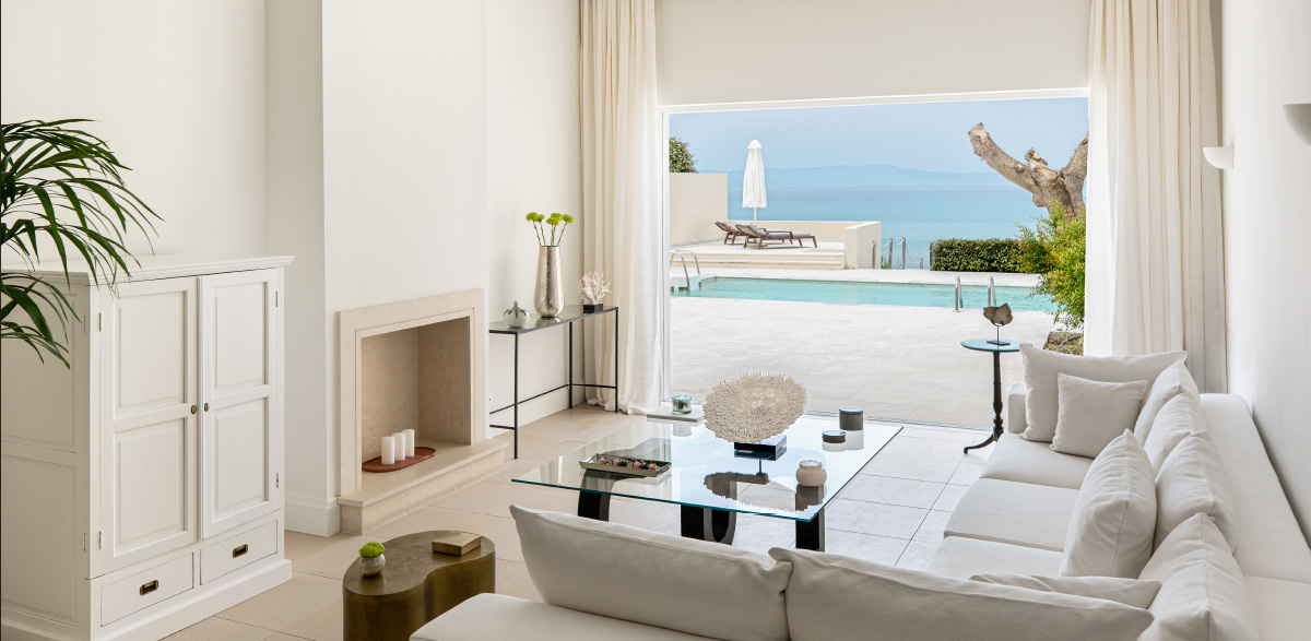 15-grand-sunset-residence-living-room-luxury-accommodation-mandola-rosa